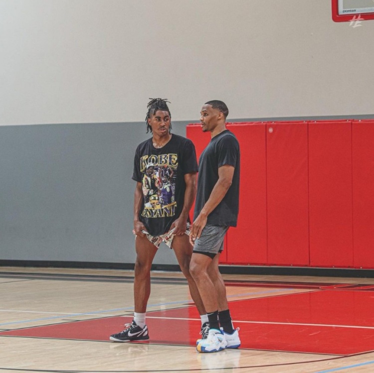 切尔西开放入场体验，可穿球鞋在斯坦福桥罚点球，价格175欧（切尔西上线球迷入场体验：可穿球鞋在斯坦福桥主罚点球，售价175欧元）