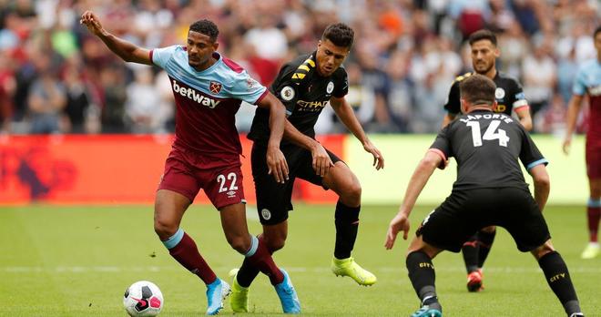 欧冠战报：阿纳别科夫门神难救主，凯拉特0-1奥林匹亚科斯（欧冠快讯：阿纳别科夫神扑难挽败局，凯拉特0-1不敌奥林匹亚科斯）