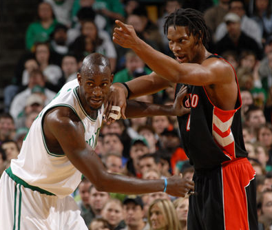 曼城官方：球队将在本周末对森林时身穿二客球衣出战（曼城官宣：周末对阵森林将身穿第二客场球衣出战）