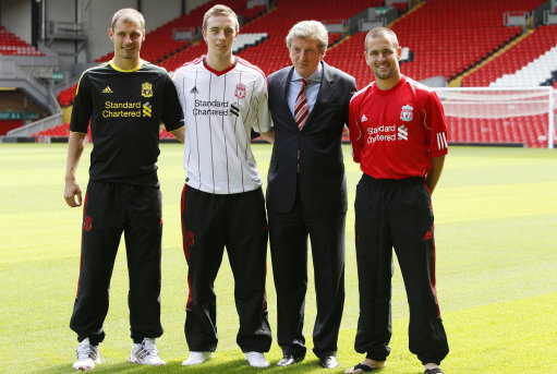 完胜河南队，北京国安第5次登顶足协杯：击败渴望创造历史的黑马，球队期望一扫阴霾（北京国安第5度问鼎足协杯：完胜渴望改写历史的河南黑马，球队期待一扫阴霾）