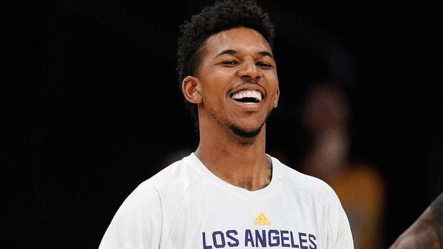 罗马vs乌迪内斯：洛伦佐-佩莱格里尼、克里斯坦特首发，扎尼奥洛、布克萨出战（罗马迎战乌迪内斯：洛伦佐-佩莱格里尼、克里斯坦特先发，扎尼奥洛与布克萨出战）