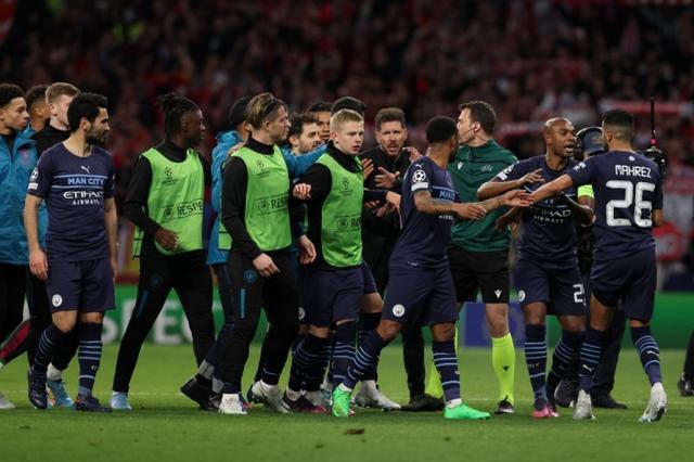 库教练上线！库里30秒手把手投篮教学 吧友们学会了吗？（库里化身教练，30秒手把手传授投篮技巧，吧友们学会了吗？）