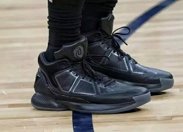 演员潘粤明批评国安：越南也输，你们真行（潘粤明怒批国安：连越南都输，真让人无语）