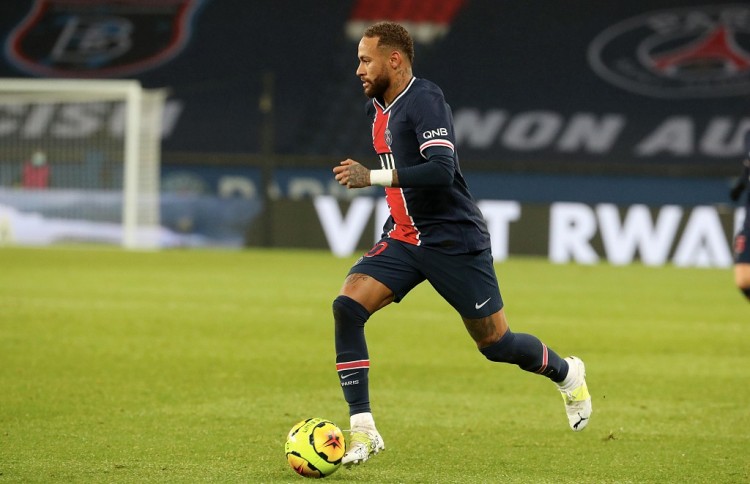 罗马诺：在内马尔遭遇重伤前，有多家俱乐部密切关注他的动态（罗马诺：内马尔重伤前，众多俱乐部高度关注他的动向）