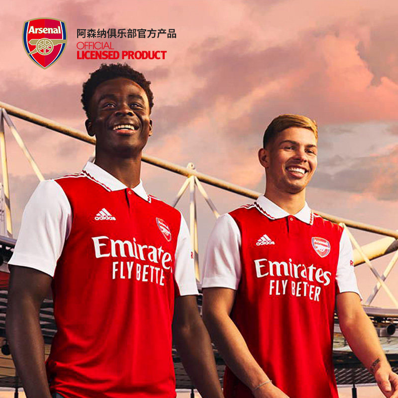 C罗前队友：不喜欢梅西就不喜欢足球！C罗能踢到100岁！（C罗旧友直言：不爱梅西就不爱足球！C罗能踢到百岁！）