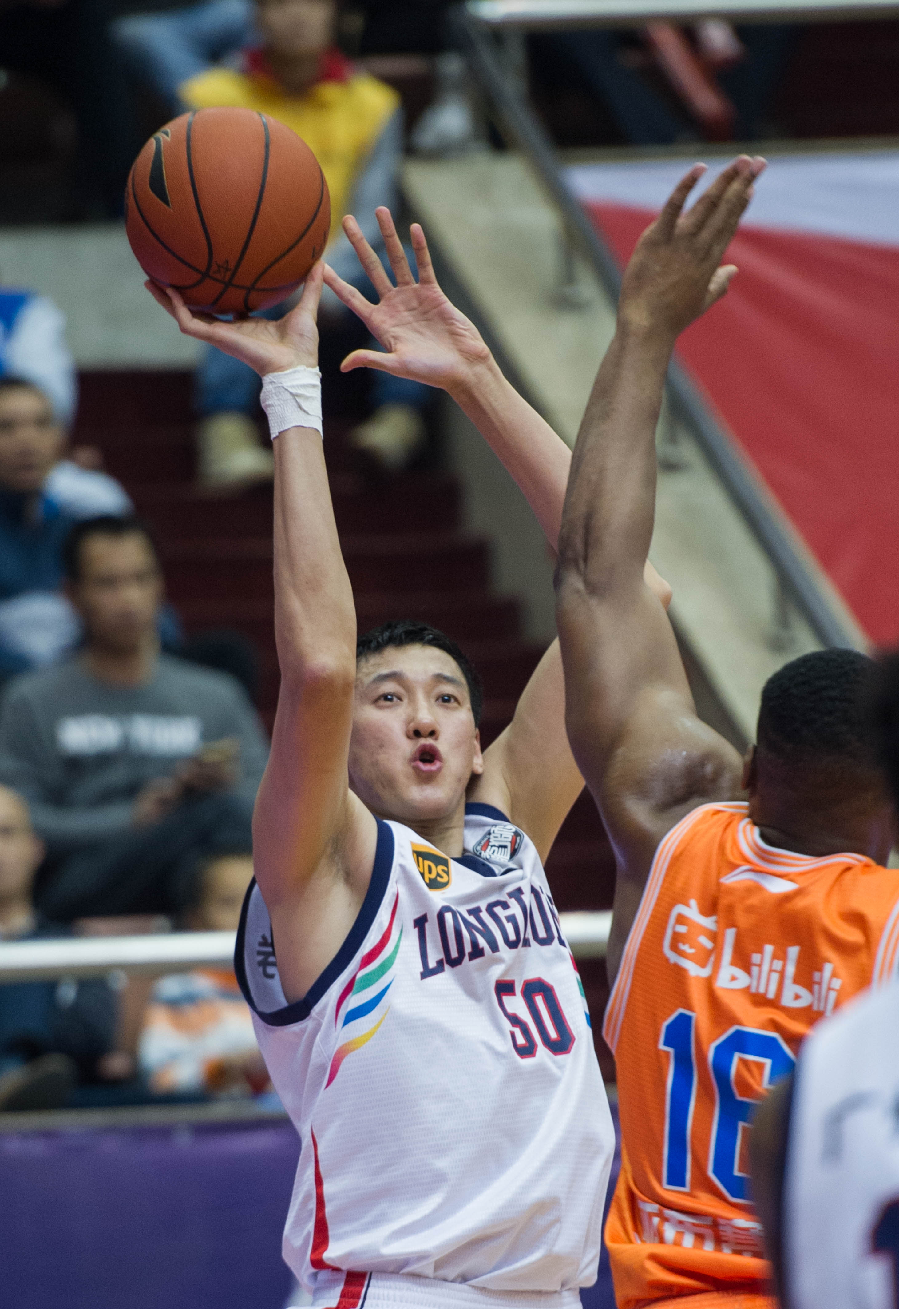 0-3！中国女排被淘汰主帅怒斥队员排球世锦赛无缘四强（0-3出局！中国女排无缘世锦赛四强 主帅赛后怒批队员）