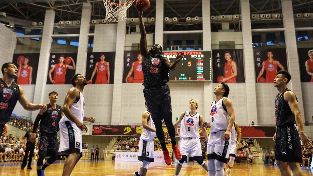 场均得分25+球员效率榜：里夫斯高居历史第二，仅逊约基奇（25+场均得分球员效率排行：里夫斯位列历史第二，仅次约基奇）