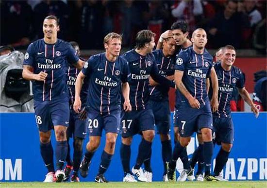 利物浦对施洛特贝克表现出浓厚兴趣，有望在2026年夏天转会，转会费可能达5000万英镑。（利物浦锁定施洛特贝克：2026年夏窗有望加盟，转会费或达5000万英镑）