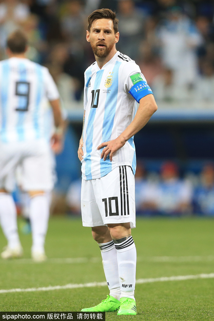 邦马蒂：对今年金球奖其实没太多期待；向梅西发起冲击？不会（邦马蒂：今年金球期待不高；不会去挑战梅西）