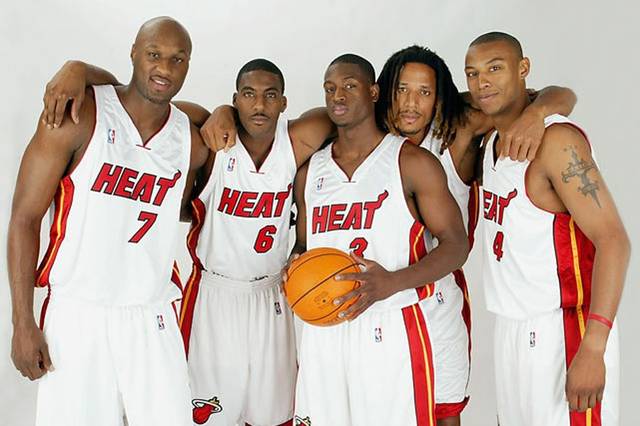 官方：阿德莱德联后卫弗里恩兹腿筋受伤，将缺席至明年（阿德莱德联官方：后卫弗里恩兹腿筋受伤，缺阵至明年）