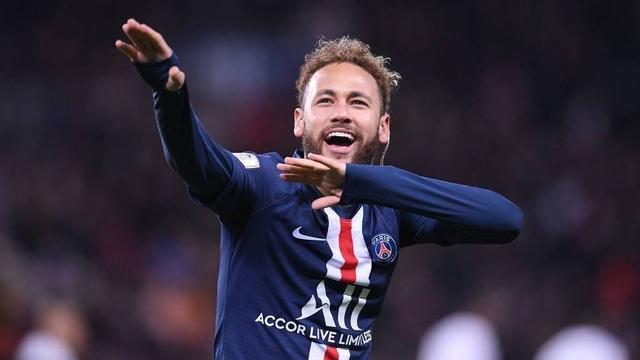 历年中超金靴：武磊34球傲视群雄，法比奥28球独享本赛季金靴（历届中超金靴盘点：武磊34球一骑绝尘，法比奥28球问鼎本季金靴）