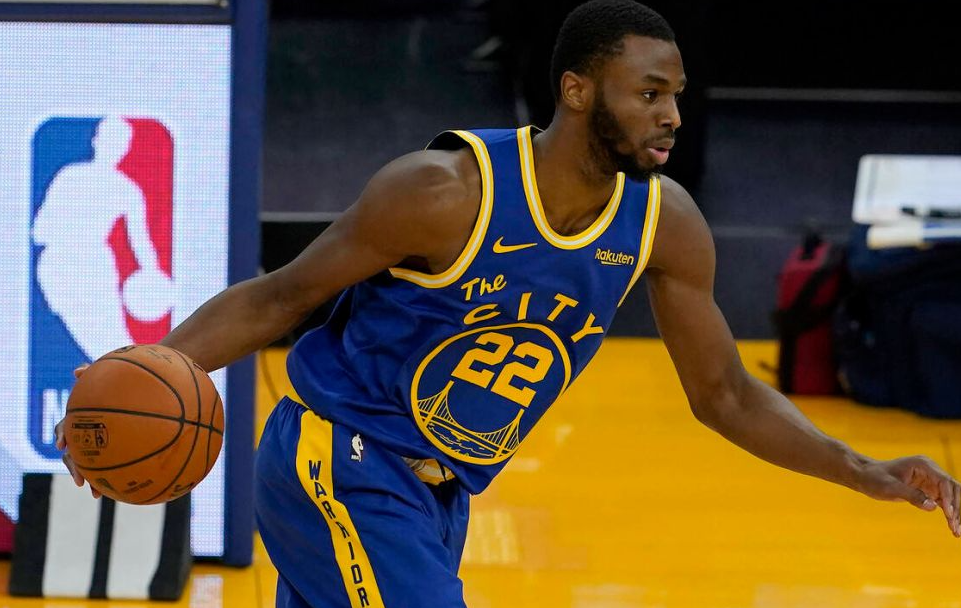 火船战裁判报告：申京勾手得分是进攻犯规，唯一漏判快船吃亏（火箭快船战裁判报告：申京勾手得分应判进攻犯规，唯一漏判使快船吃亏）