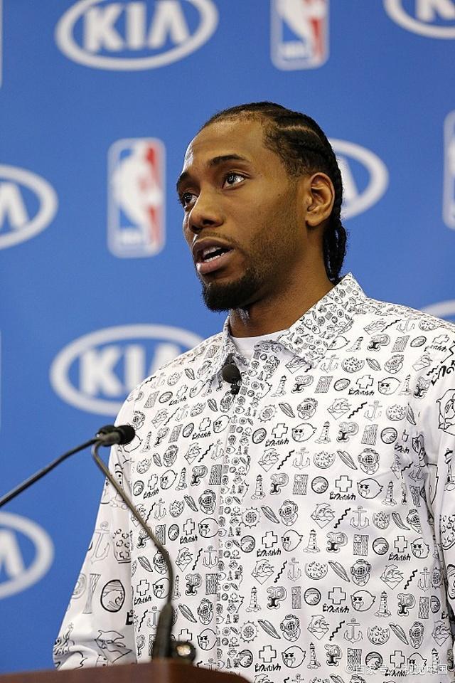 前米兰门将：圣地亚哥很难在意甲立足；球队真的很缺一名中锋（前米兰门神直言：圣地亚哥难在意甲站稳脚跟，球队亟需一名中锋）