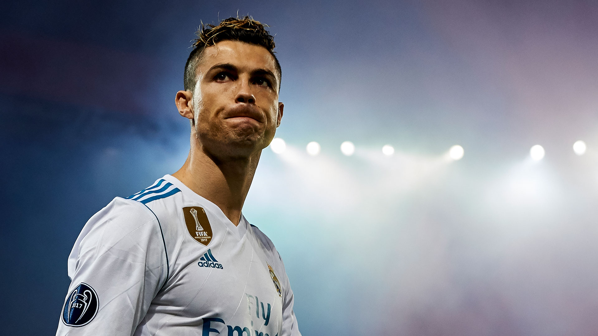 怀特第三节轰14分带队反超，米勒单节4三分回应（怀特第三节狂砍14分助队反超，米勒单节4记三分强势回敬）