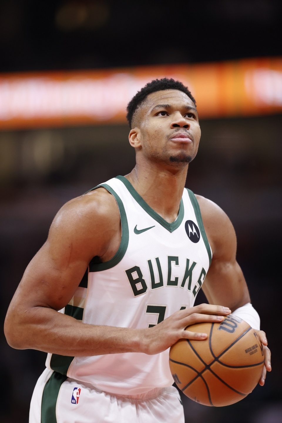 全设备体育深度资讯阅读界面